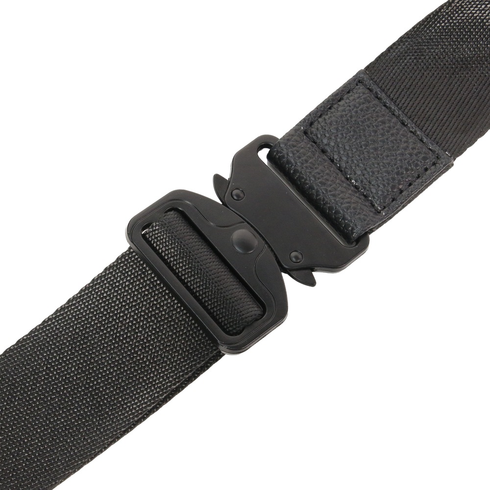 BB2 PVCレザー ボディバッグ