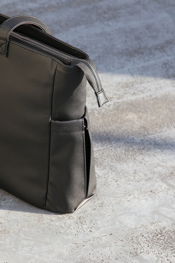 TB20 PVCレザー トートバッグ