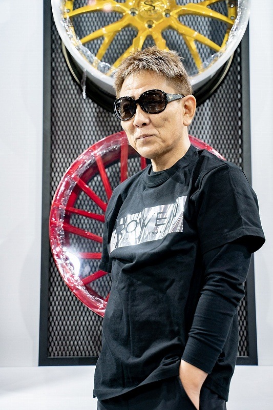 ROWEN シンプルロゴ　Ｔシャツ　（ブラック×シルバー箔×ブラックロゴ）