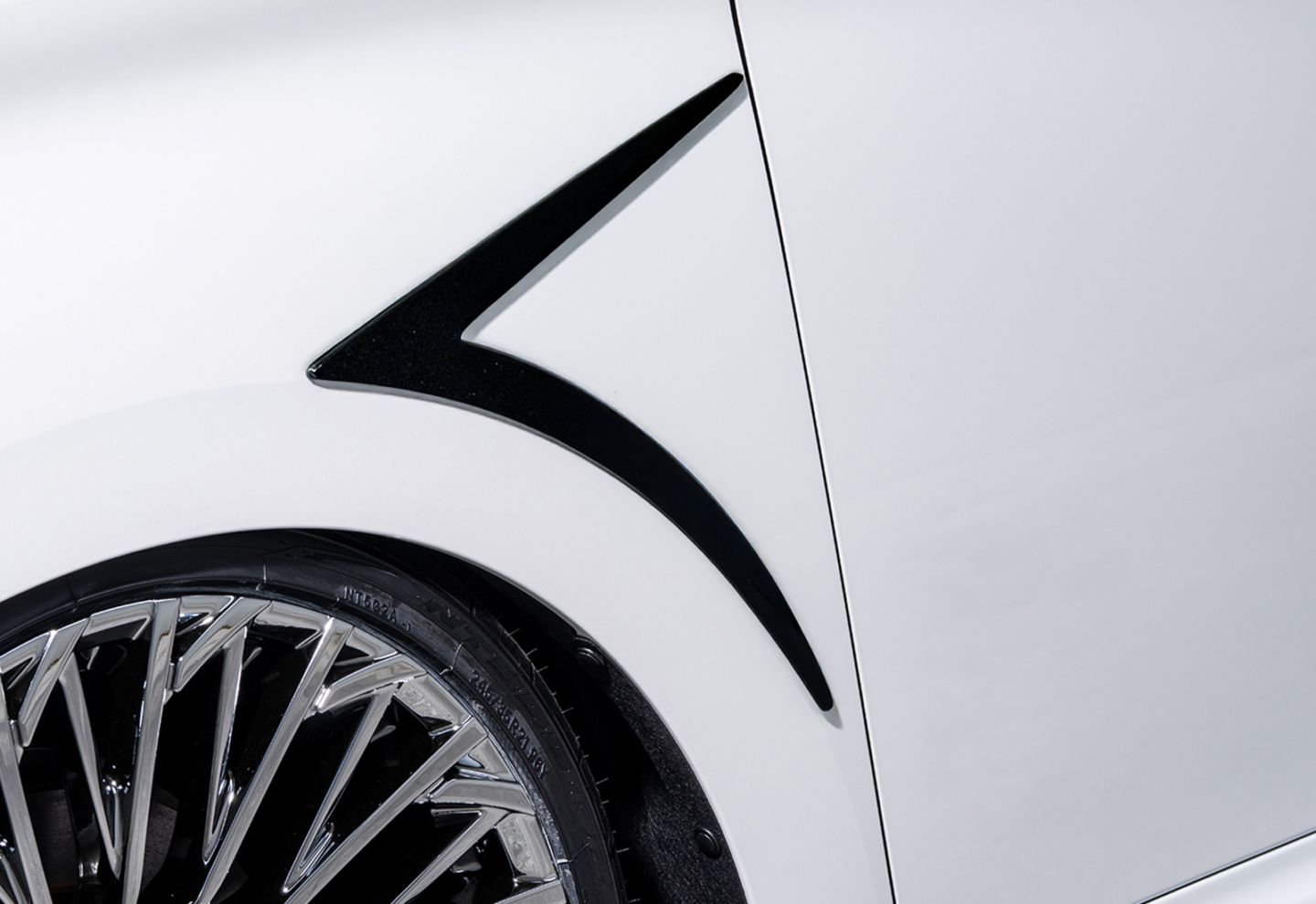 フロントフェンダーエクステンション 40ALPHARD *FRP