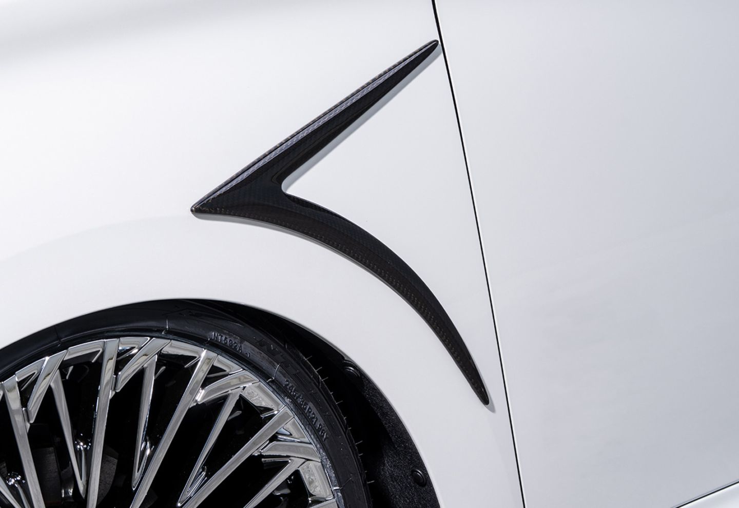 フロントフェンダーエクステンション 40VELLFIRE *Carbon*CFRP