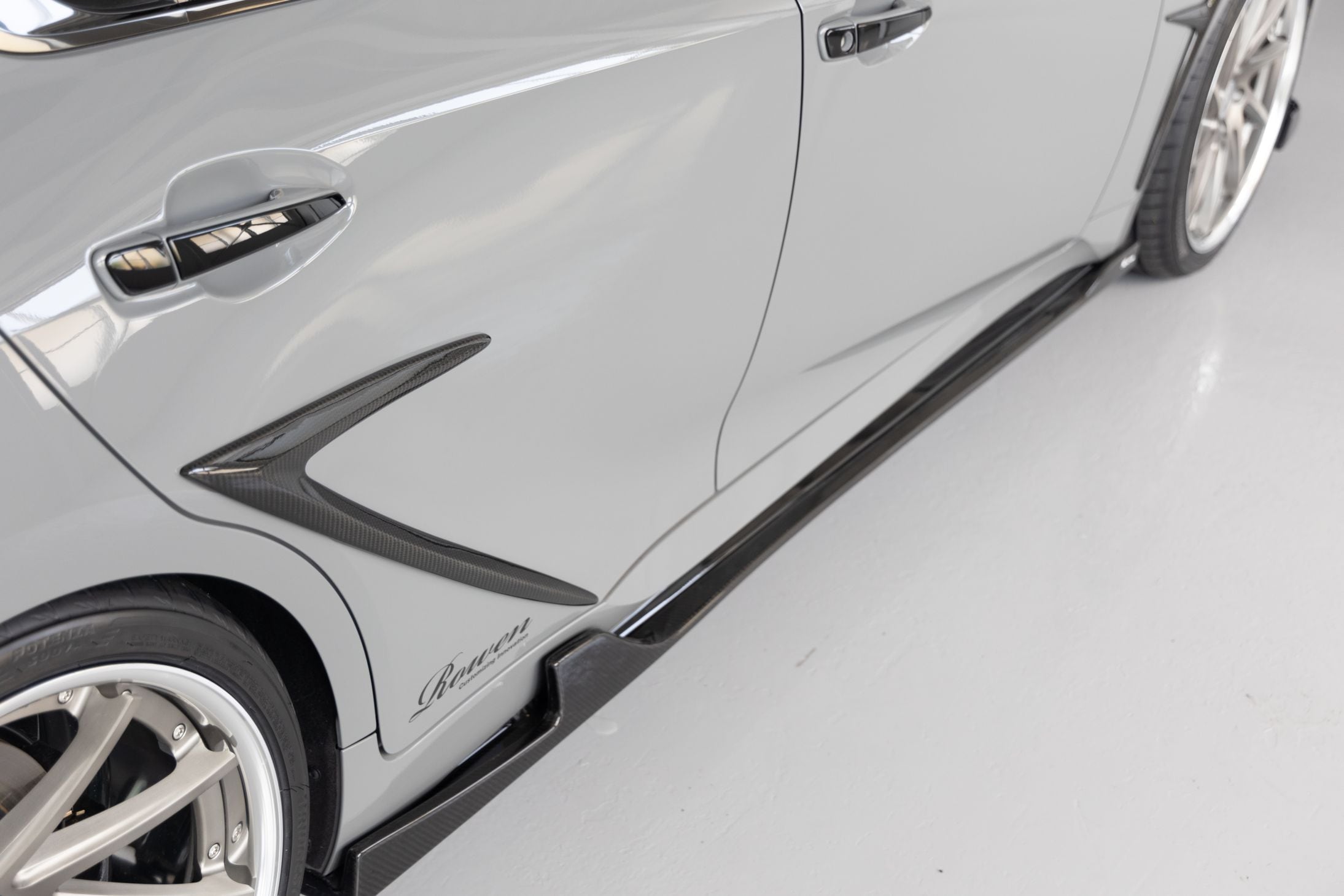 サイドステップ IS500 F-SPORT *FRP