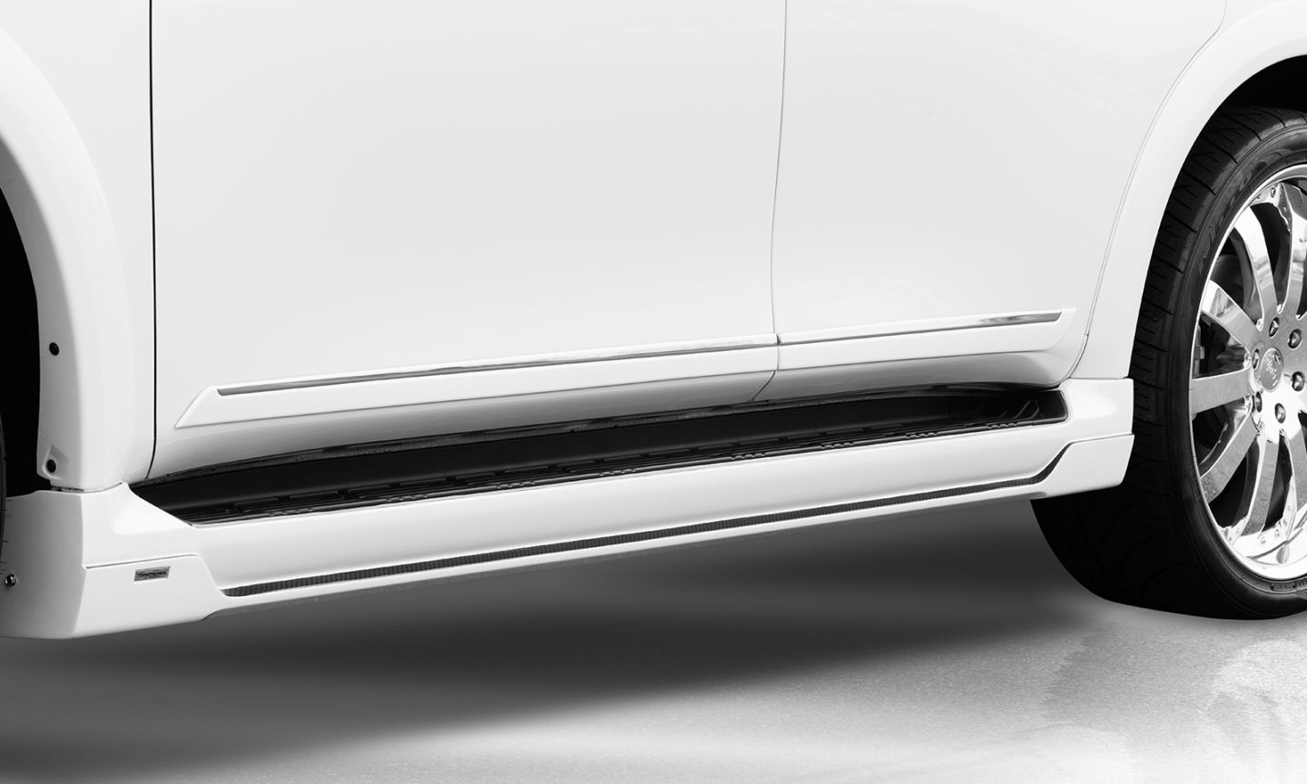 QX56 サイドステップ　【BF】