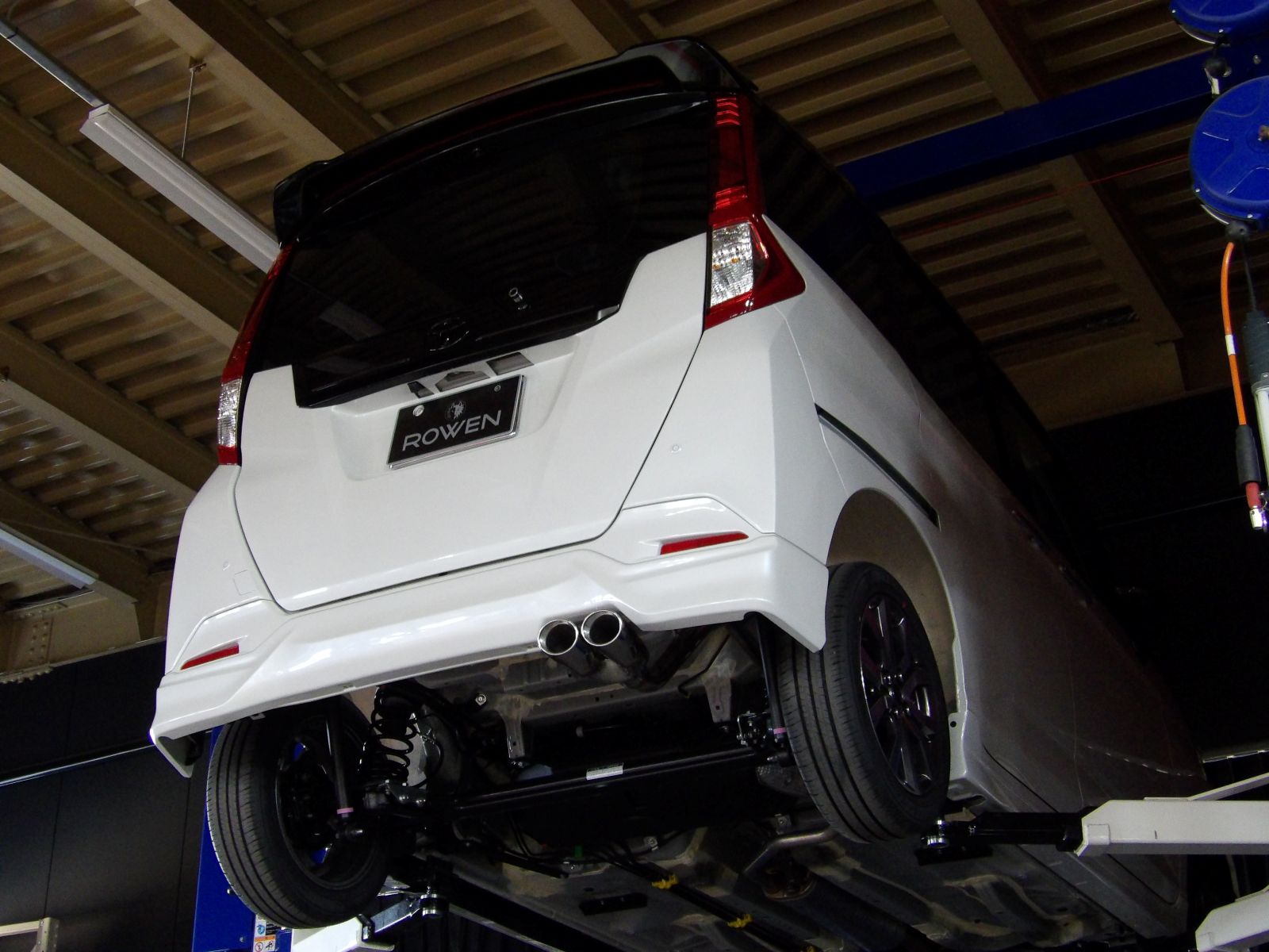 エキゾーストフィニッシャー 2本出し モデリスタエアロ用 チタンカラーテール NA用 ROOMY CUSTOM 後期