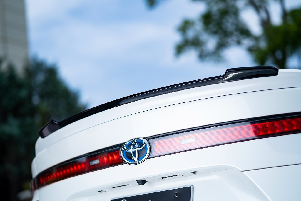 MIRAI　トランクスポイラー