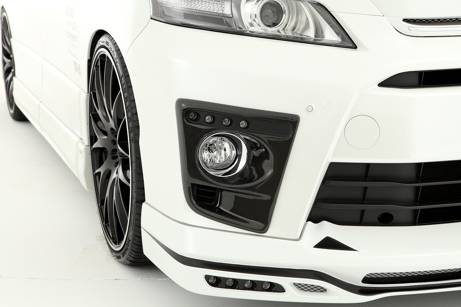 フロントスポイラー*LEDランプ　20 VELLFIRE Z/ZR-grade 後期　*FRP