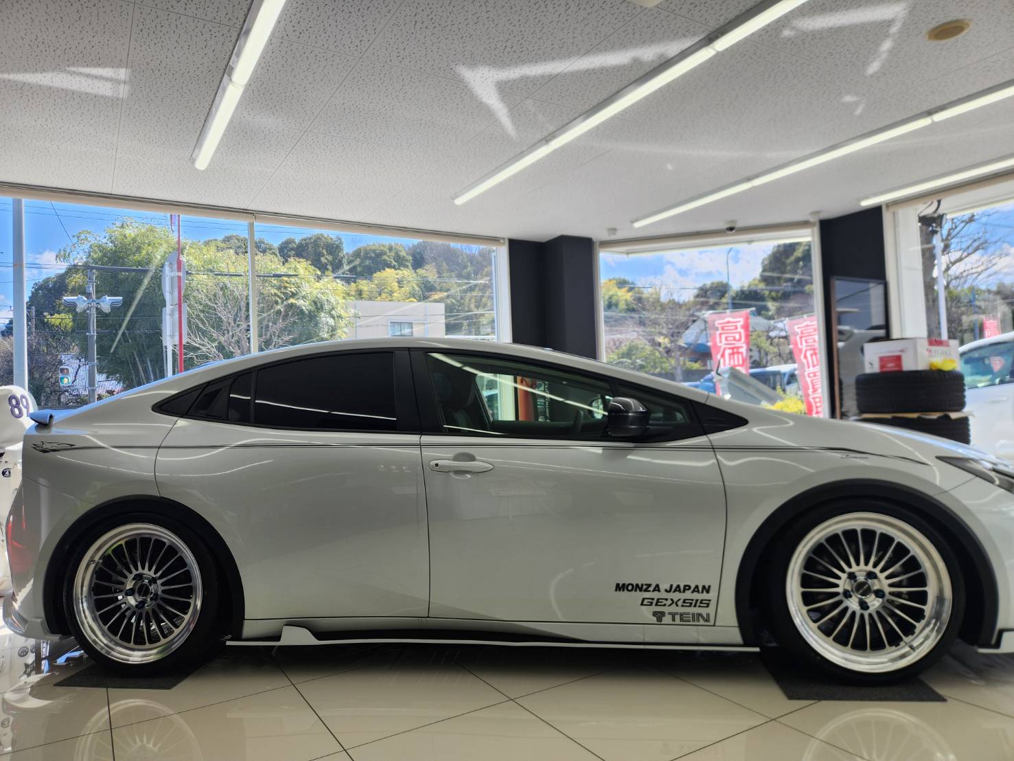 ピンストライプ 60PRIUS｜エアロパーツ、ボディキット、LEDパーツ