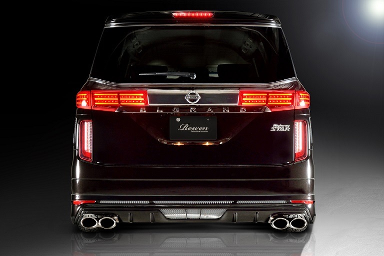 リアアンダースポイラー*4本出しマフラー専用　ELGRAND HighWay STAR 前期/後期　*FRP