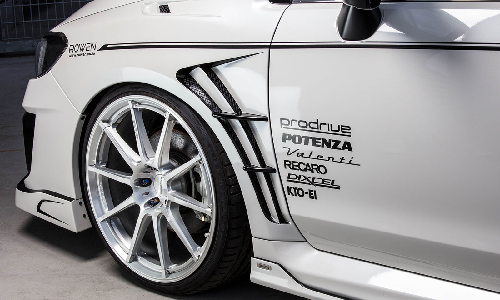 フロントフェンダー *LEVORG A-E型 *FRP