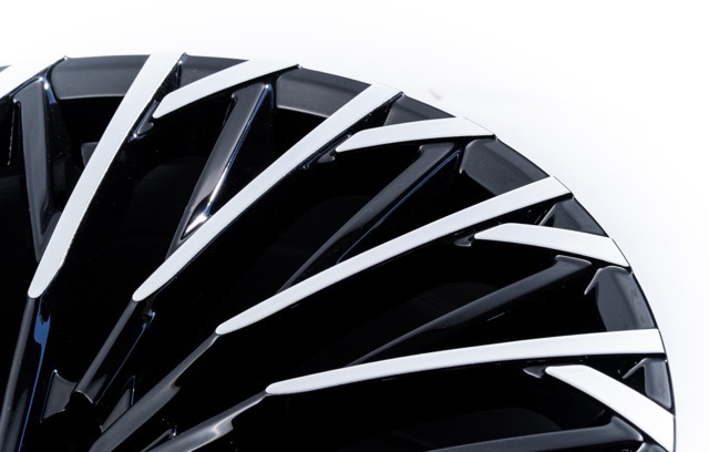 Flamme Ignite/Black Polish/ SIZE: 20×8.5J 5/120 INSET 42