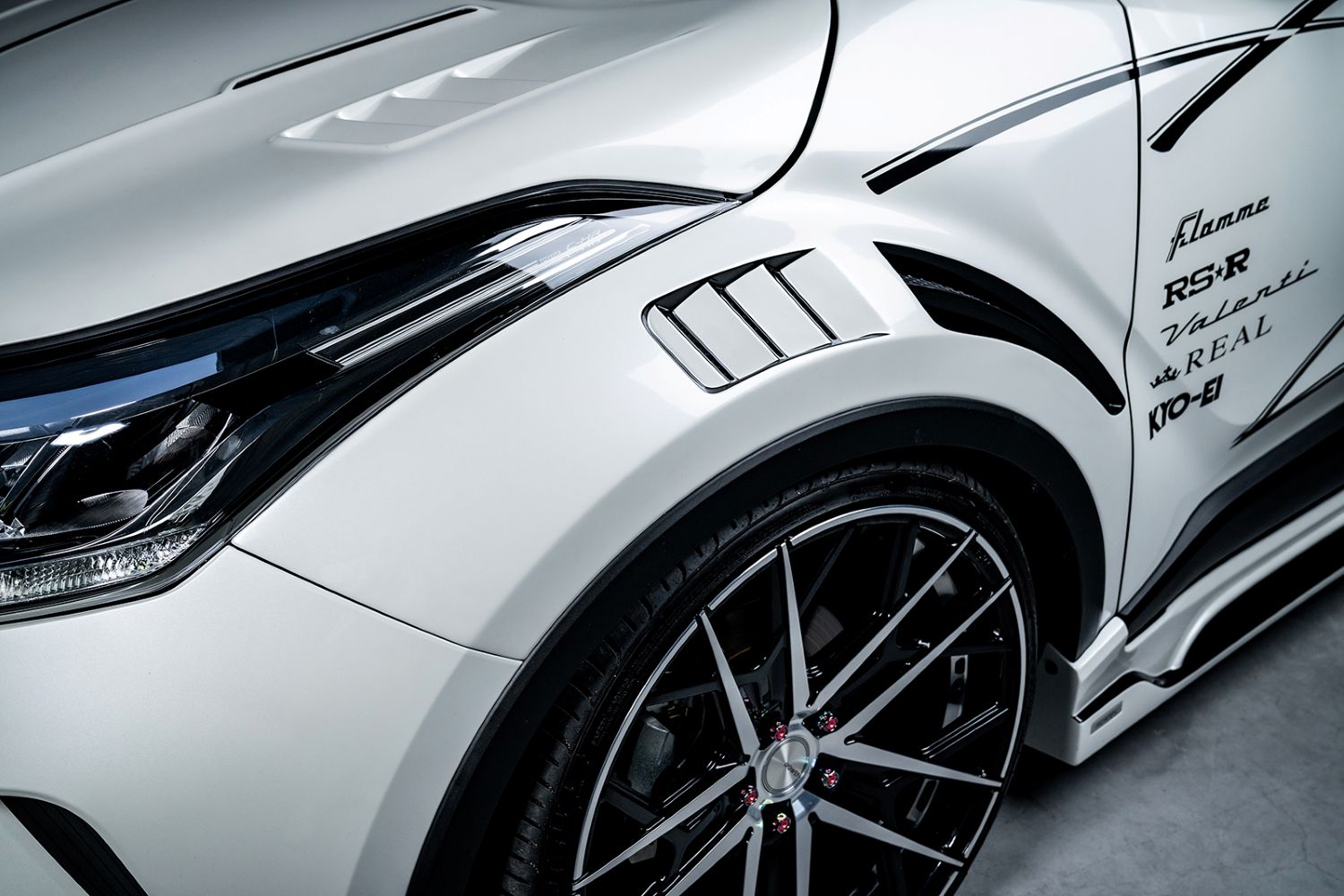 フロントフェンダー C-HR 前期/後期 MODEL *FRP