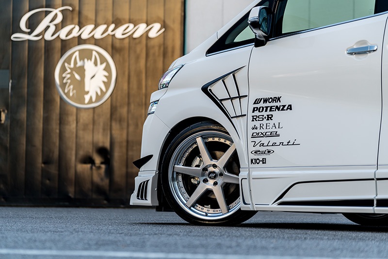 ROWEN エアロ JAPAN PREMIUM フロントフェンダー FRP製 素地 トヨタ ヴェルファイア Z FF AGH30W用 1T018F00 ROWEN JAPAN PREMIUM フロントフェンダー(FRP) 素地 トヨタ