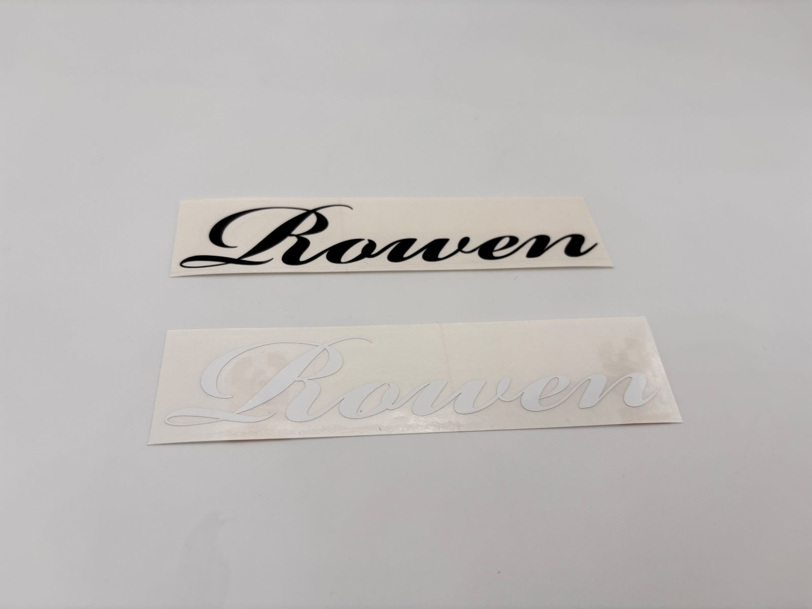 Rowenステッカー 筆記体　ロゴのみ　Ssize