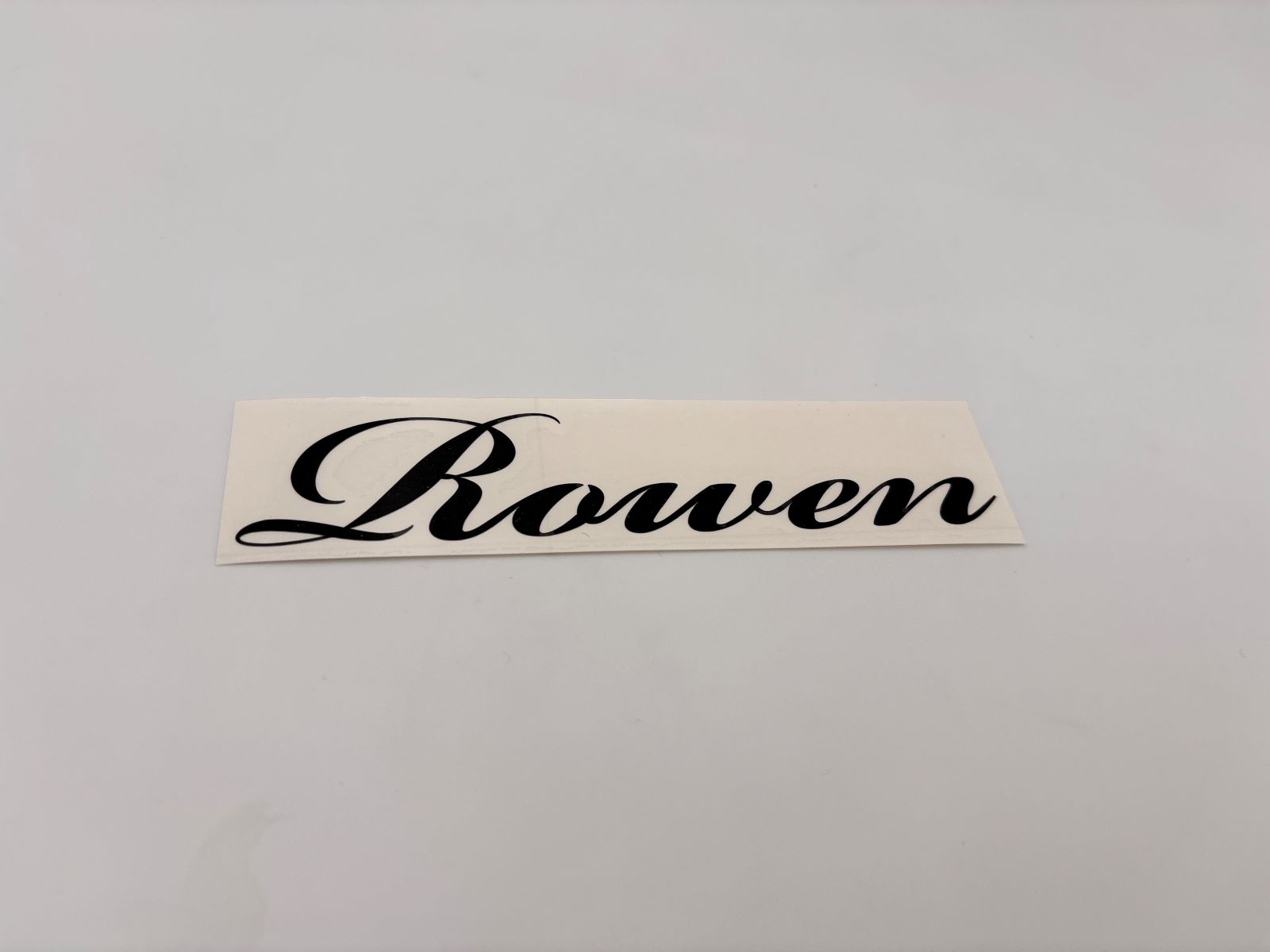 Rowenステッカー 筆記体　ロゴのみ　Ssize