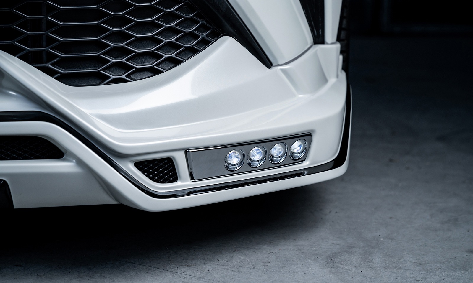 フロントスポイラー*LEDランプ C-HR 後期 MODEL *FRP