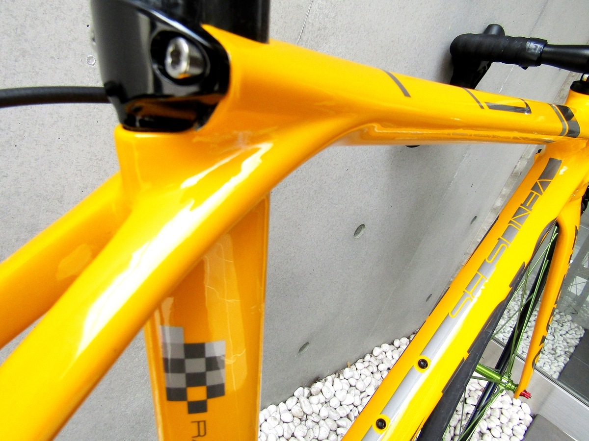 AVEDIO VENUS RS �ե륫���ܥ� �ե졼�ॻ�å� ���֥졼������