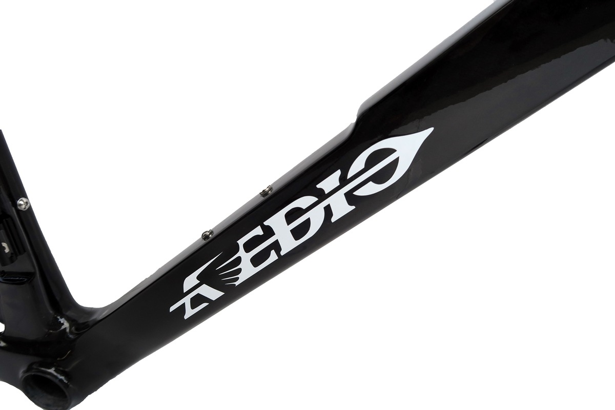 AVEDIO��CHARIS R DISC BLACK/WHITE���ե륫���ܥ�ե졼�ॻ�åȡ������ɥХ���