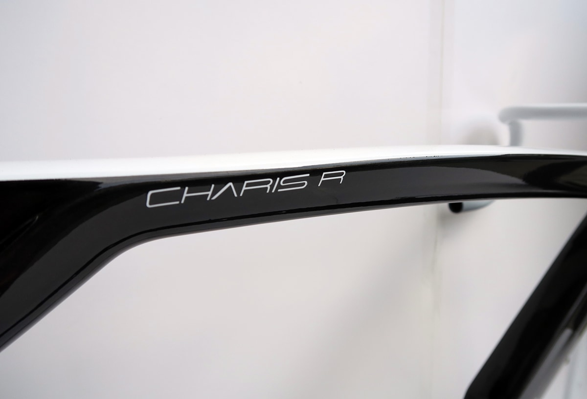 AVEDIO��CHARIS R DISC BLACK/WHITE���ե륫���ܥ�ե졼�ॻ�åȡ������ɥХ���