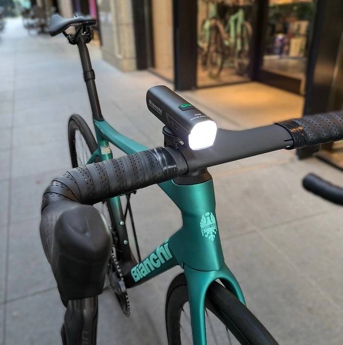 Bianchi�ʥӥ��󥭡˥롼���� �ǥ塼�� 800�롼��� 400�롼��� �ե���ȥ饤�ȡ�USB���š�IPX7�ɿ�� �����ɥХ��� �������Х��� ��ž�֥饤�� ���뤤 �������