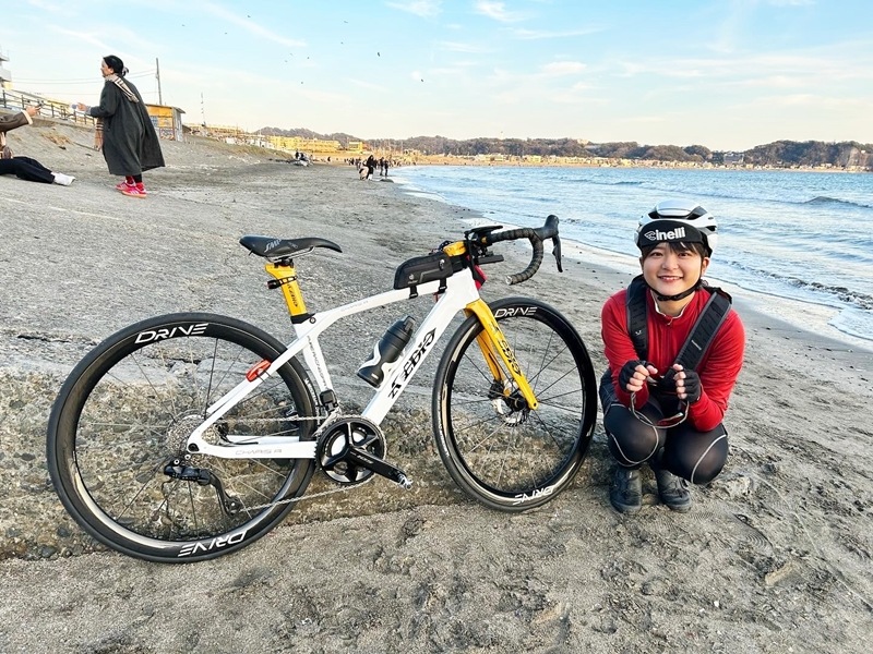 AVEDIO��CHARIS R DISC Aya's model��400����WHITE/UKON���ե륫���ܥ�ե졼�ॻ�å� Di2�侩�ե졼��