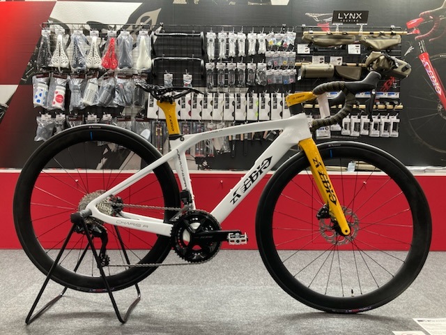 AVEDIO��CHARIS R DISC Aya's model��400����WHITE/UKON���ե륫���ܥ�ե졼�ॻ�å� Di2�侩�ե졼��