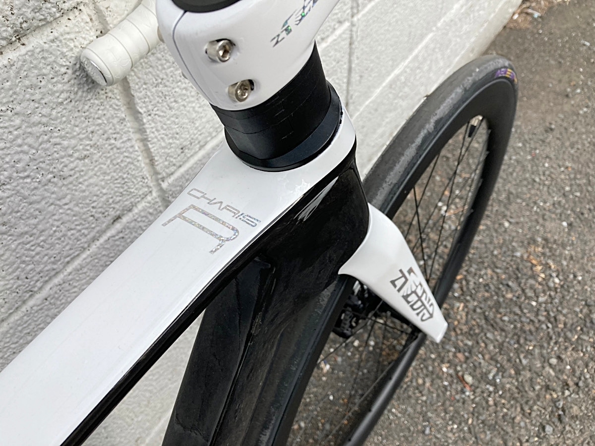 �ڥ���饤�󥷥�å״��ָ���/�Ƶ����̴����������AVEDIO��CHARIS R DISC SHIMANO BLACK/WHITE 105di2 12® ���֡ʴ����֡����� �ե륫���ܥ�