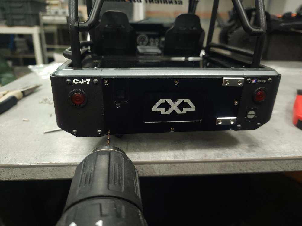 �ں߸˳�ǧ�ۡ�H-TECH������������롡SCX10����CJ-7�ѡ��ں߸�¨Ǽ�ۡ�����������᥿��ơ��륲���ȥץ졼�ȡ�Metal Tailgate Plate For Axial SCX10 III CJ-7 (HT-AX0002)