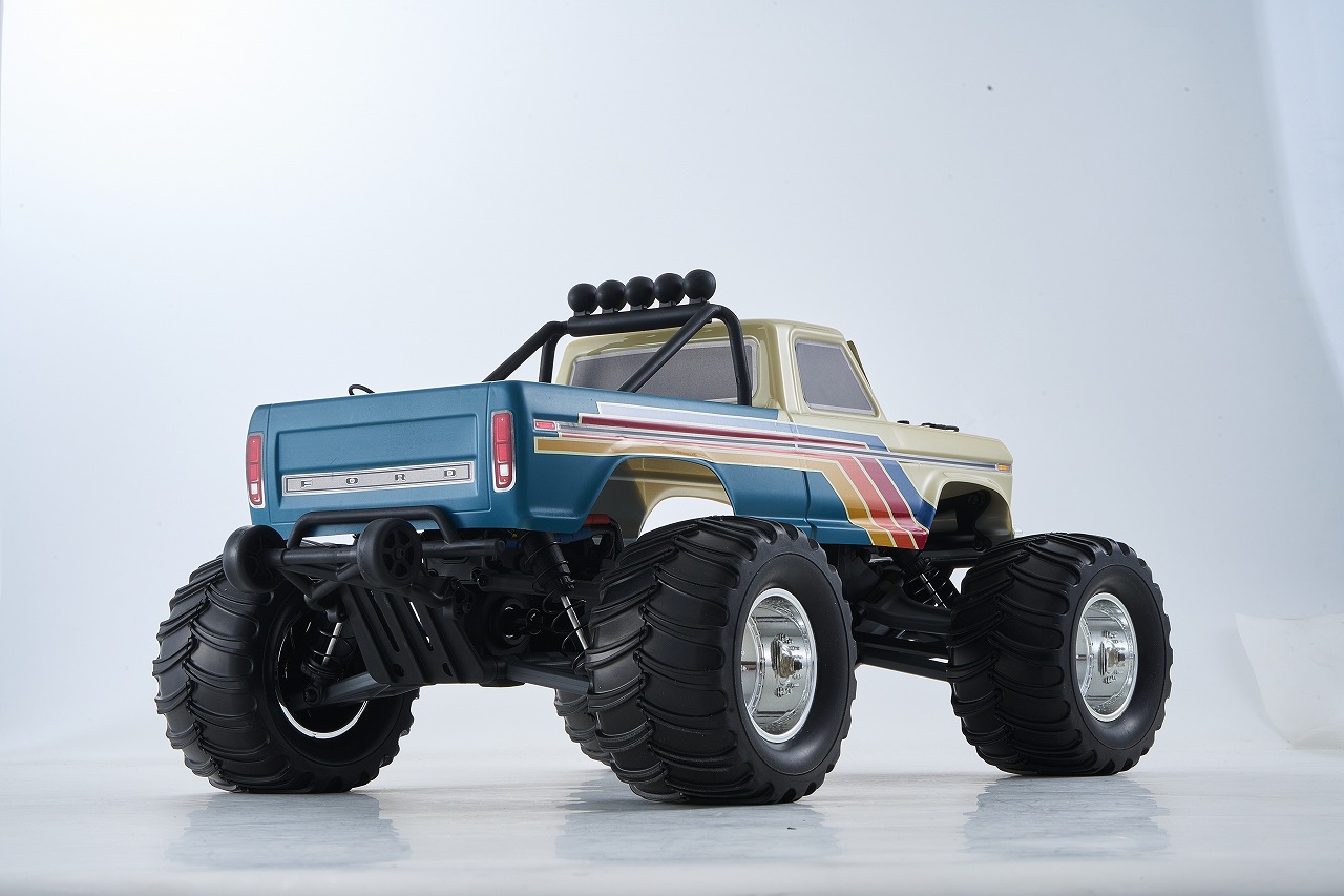 �ڼ���о��ʡ�FMS 1:10 Ford F-100 Monster Truck Brushless RS��RTR���åȡ����֡�FMS11023RSBG-BL�ʽ��Ŵ�ȥХåƥ꡼�դ��ޤ����
