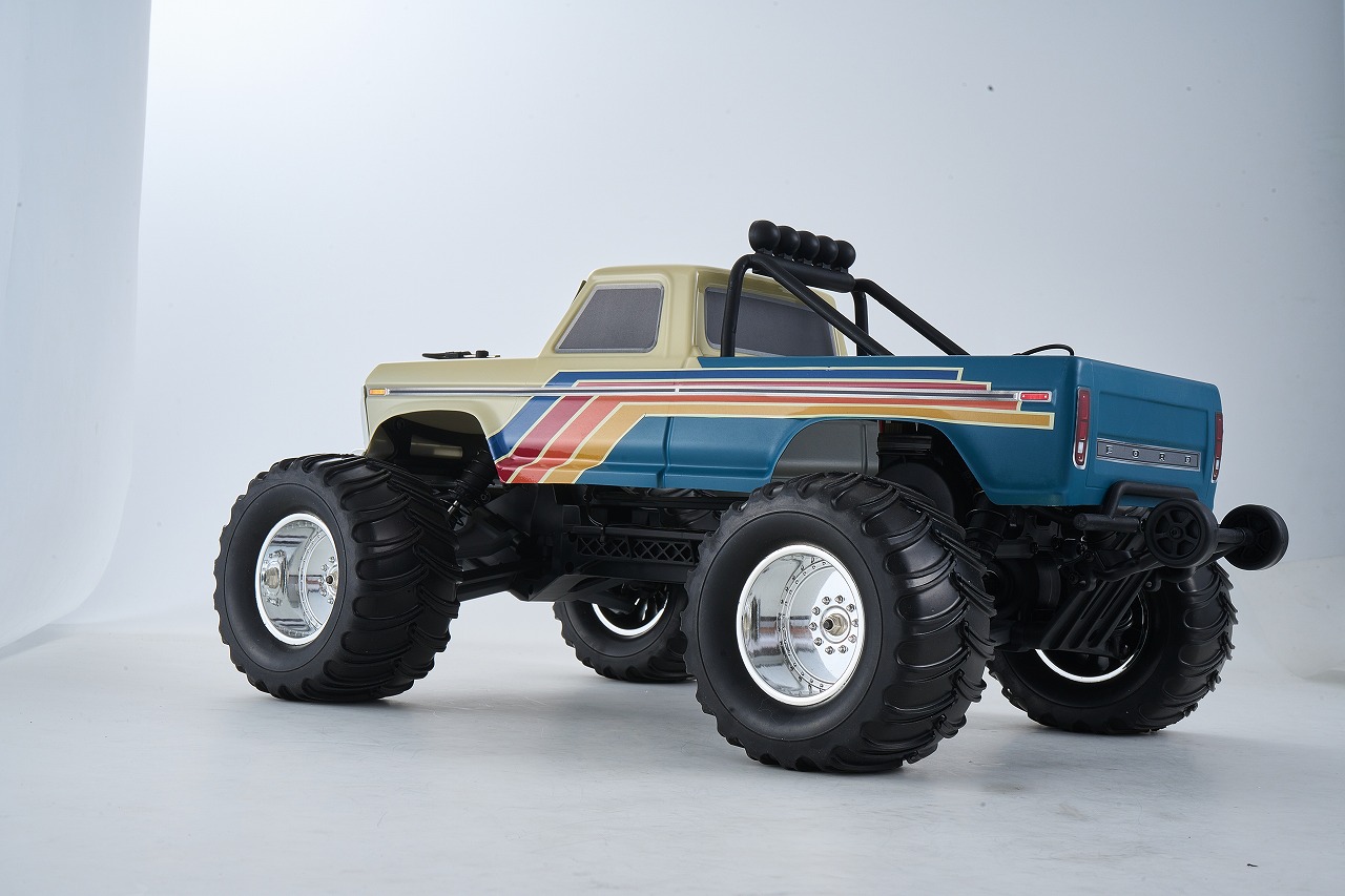 �ڼ���о��ʡ�FMS 1:10 Ford F-100 Monster Truck Brushless RS��RTR���åȡ����֡�FMS11023RSBG-BL�ʽ��Ŵ�ȥХåƥ꡼�դ��ޤ����