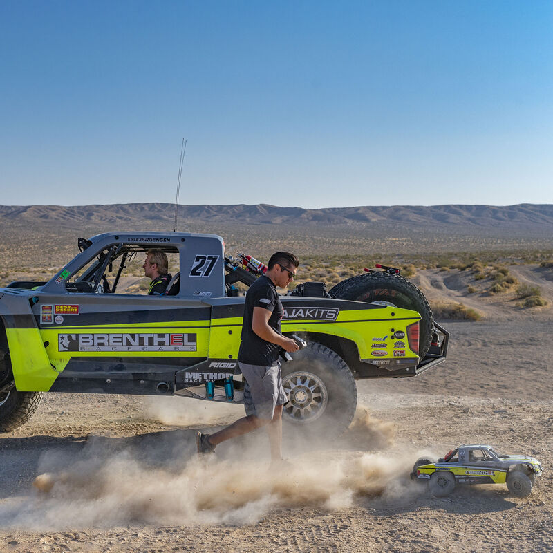 �ں߸�¨Ǽ�ۡ�Horizon Hobby �ۥ饤���󡦥ۥӡ�1/6 Super Baja Rey 2.0 4X4 Desert Truck Brushless RTR, King Shocks Losi - LOS05021T2