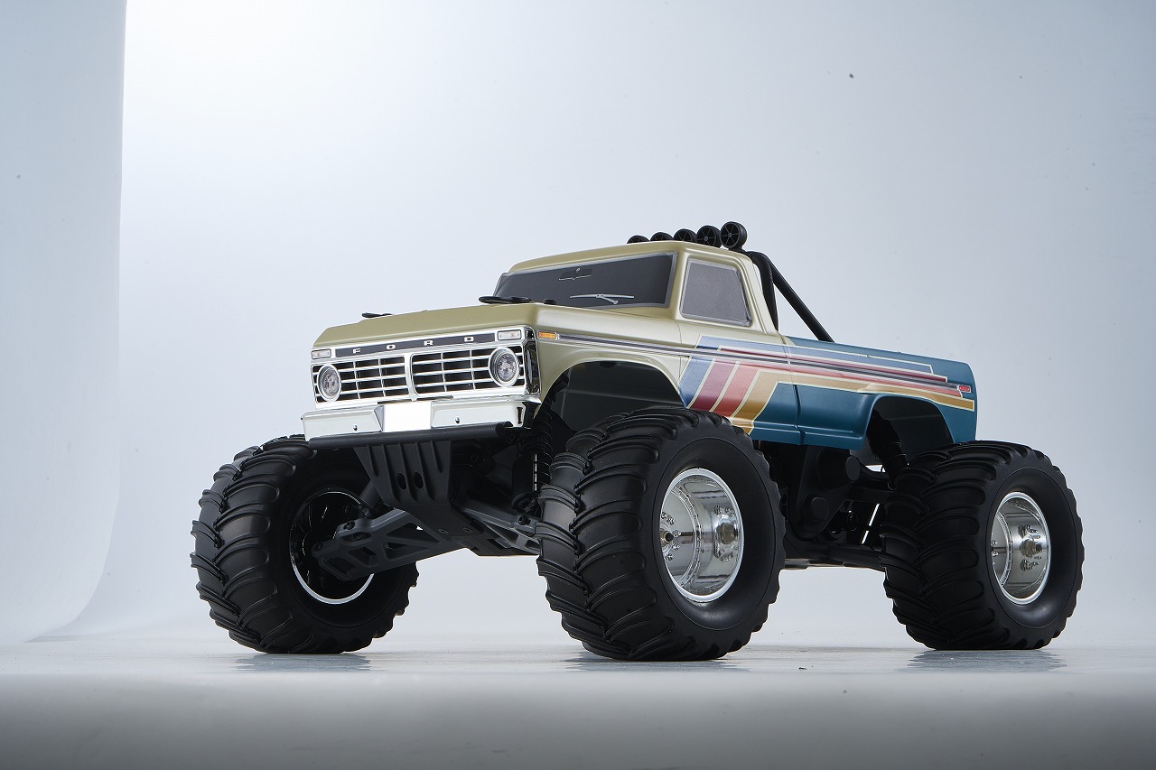�ڼ���о��ʡ�FMS 1:10 Ford F-100 Monster Truck Brushless RS��RTR���åȡ����֡�FMS11023RSBG-BL�ʽ��Ŵ�ȥХåƥ꡼�դ���