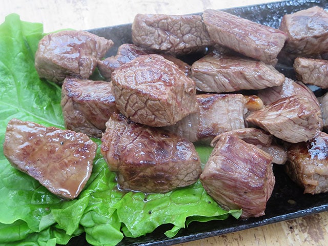 甲州ワインビーフモモサイコロステーキ　1kg(500g×2p)