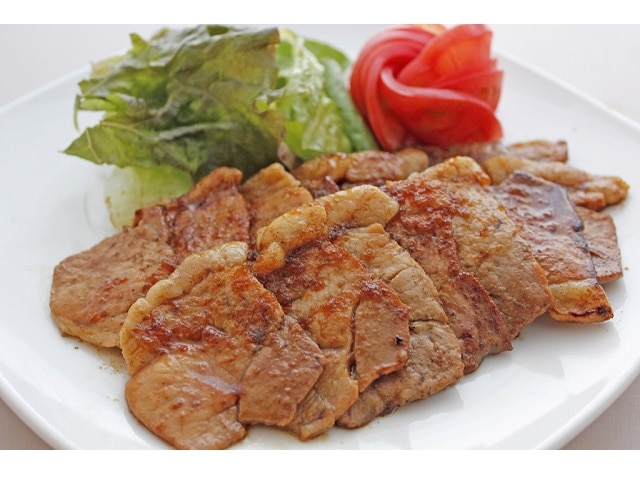 関村牧場漢方三元豚　ひとくち焼肉(仙台味噌の特製タレ漬け)　720g（120g×6パック）