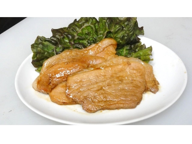 関村牧場漢方三元豚　モモ(仙台味噌の特製タレ漬け)　1kg（100g×10パック）