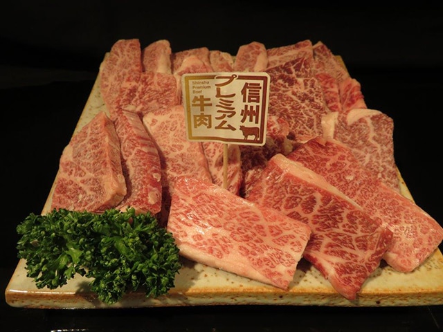 信州プレミアム牛　肩ロース　焼肉用　400g