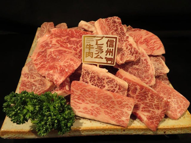 信州プレミアム牛　肩ロース　焼肉用　600g