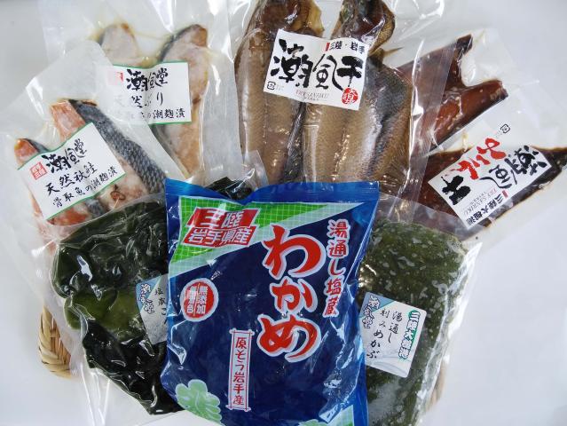 潮風堂　海産物セット(かれい干物2～3枚、さば半身ミリン干し2枚、秋鮭潮麹漬け2切れ、ぶり潮麹漬け2切れ、塩わかめ200g、めかぶ200g、早煮昆布400g)