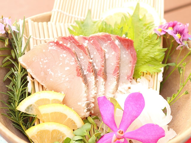 高知県産 手焼きした「ブリの藁焼きたたき」セット600g　(土佐の天日塩付き)