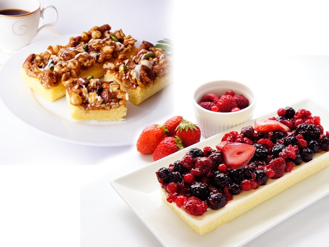 5種ベリーのレアチーズケーキ&5種ナッツのキャラメルケーキセット