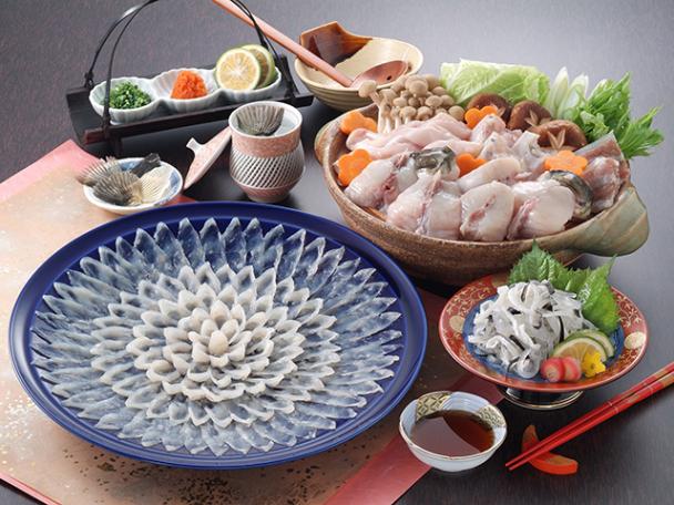 長崎県産 トラフグ三昧セット(刺身、皮、ちり、干しひれ、ポン酢・もみじおろし付き)