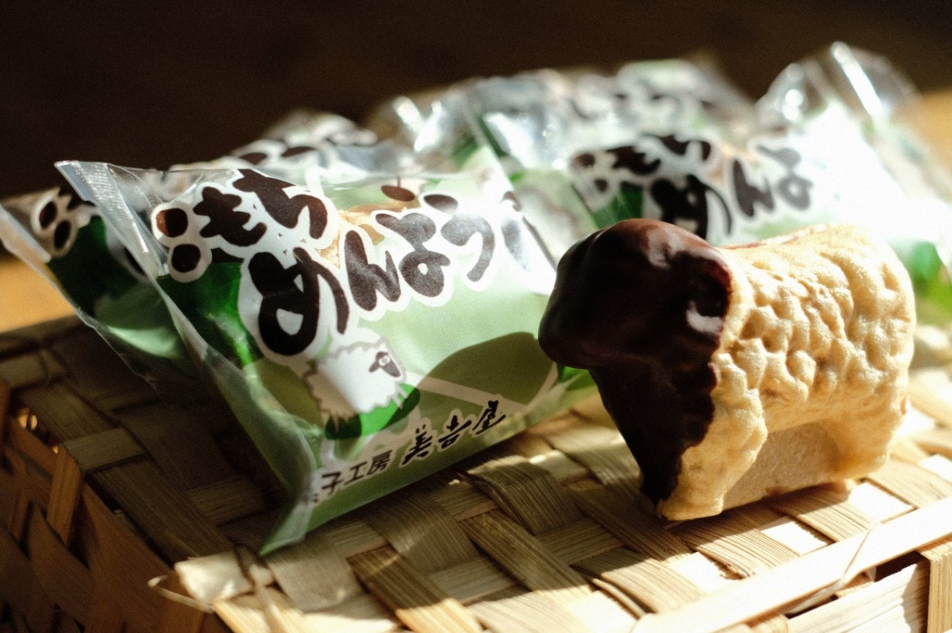 道の駅羊のまち侍・しべつ 士別銘菓人気No.1 こもちめんよう 18個セット(6個入り×3箱)