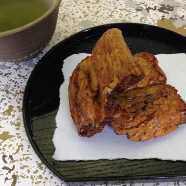 【あられ/おかき】わざわざかち割れたまり味 (95g)