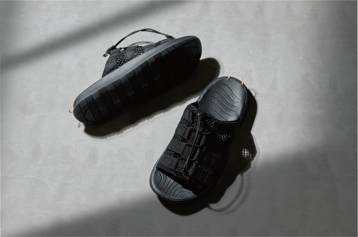 BUMPY PACKABLE BLACK
