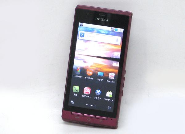 NTT docomo REGZA スマートフォン レッド ホワイト NTTドコモのAndroid