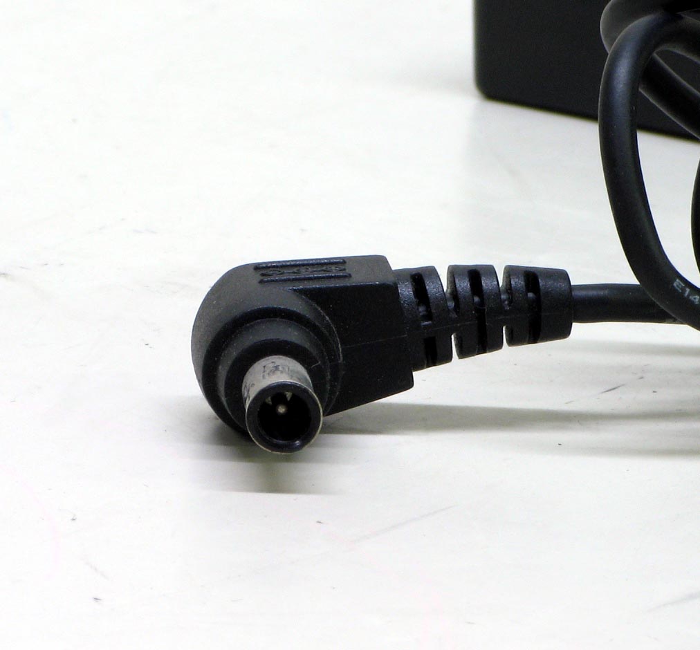 N-13/�ٻ��� �Ρ���PC��AC�����ץ� FMV-AC304B 16V/3.36A �Ÿ���������