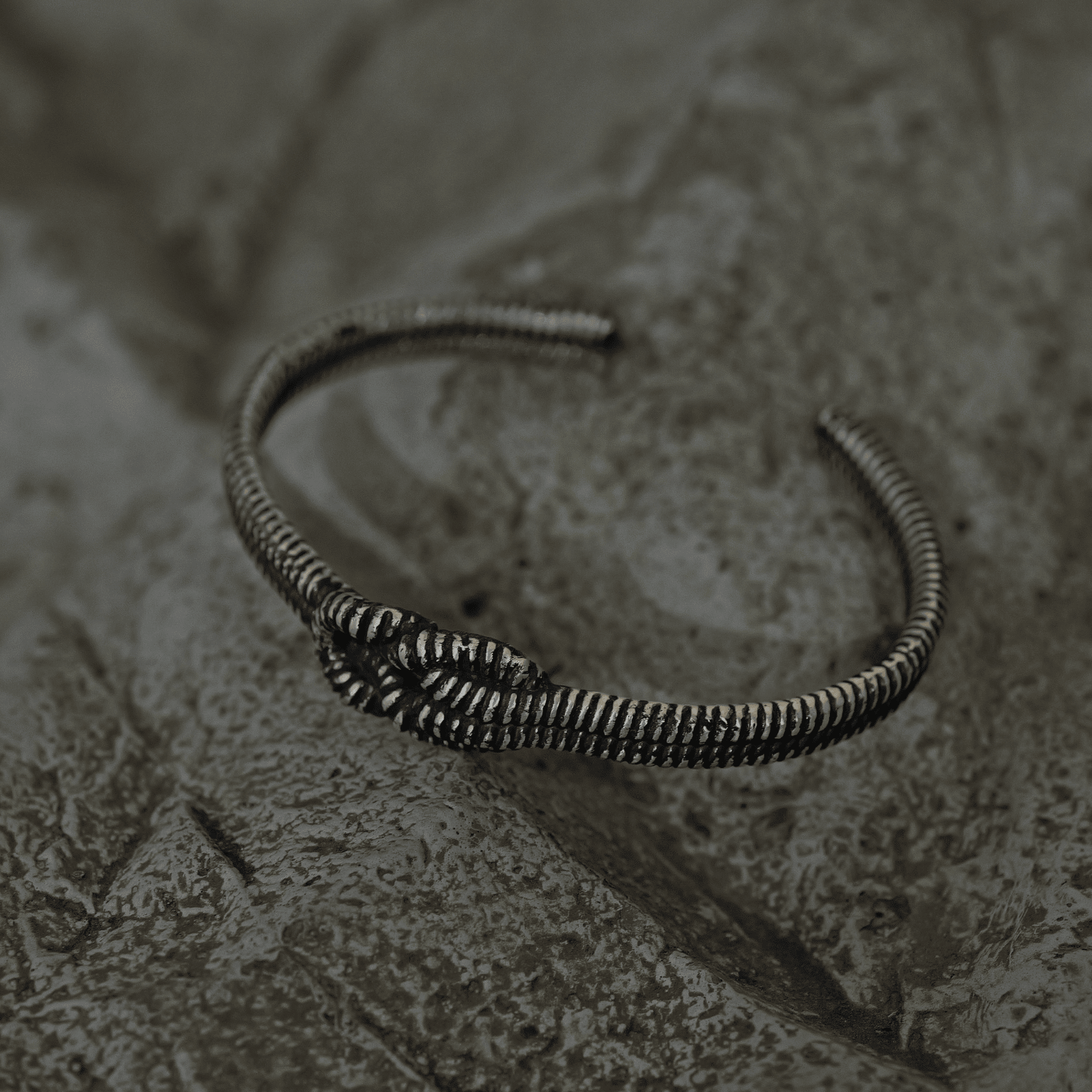 Knot Bangle | Bracelet / Bangle | VAINON