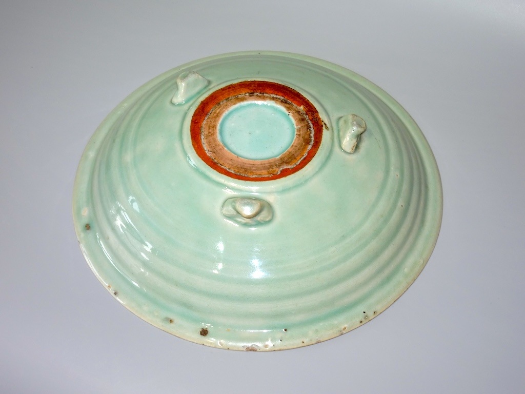 初期伊万里青磁菊流水文皿 | 東洋陶磁 | 冨江洗心堂オンラインショップ