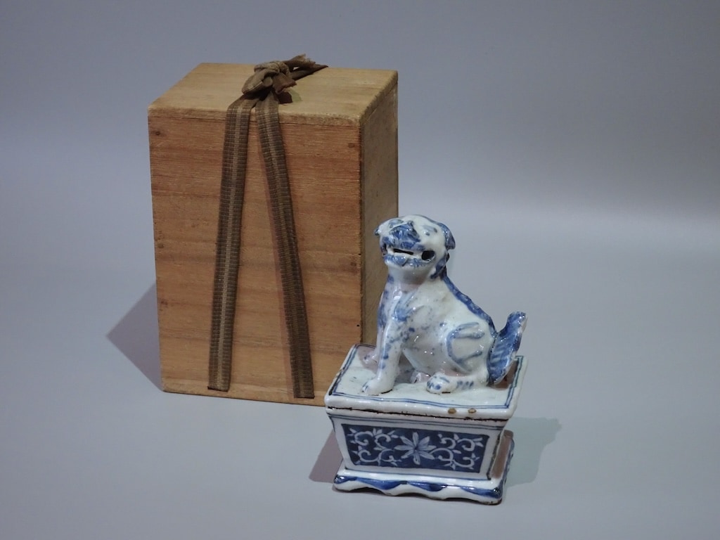 2730 染付　獅子　香炉 古美術 吉戸 - 明時代 古染付獅子香炉 | 古美術品専門サイト