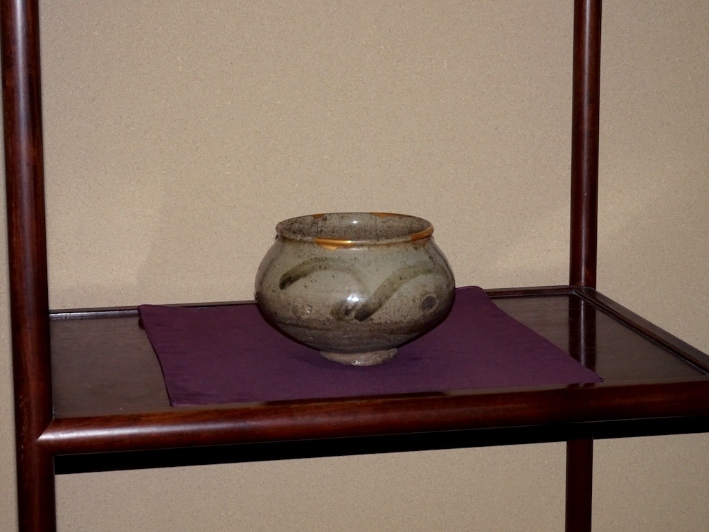 ��������