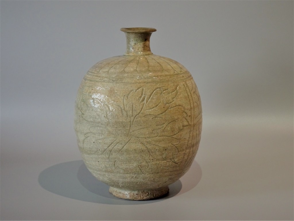 時代　青磁　牡丹紋壺　送料込み0610 青花牡丹唐草文壺 文化遺産オンライン